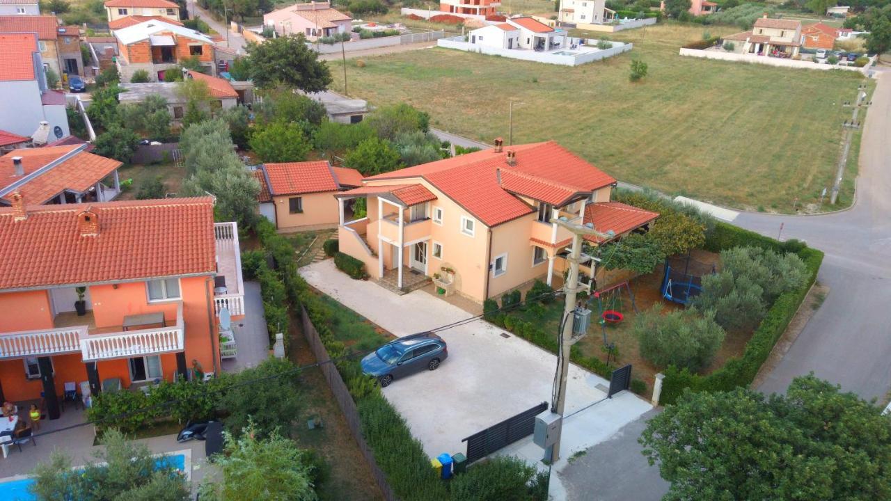 Comfortable Apartment Near Pula Marcana Exterior photo